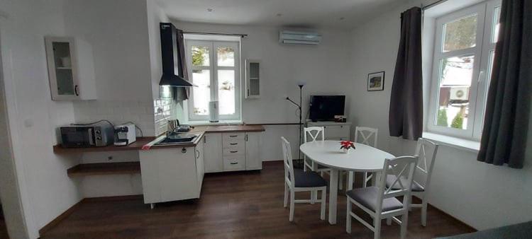 Ubytovani V Soukromi - Apartman Meran Svoboda nad Úpou Exteriör bild